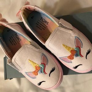 TOMS TODDLER LUCA EMBROIDERED UNICORN 8